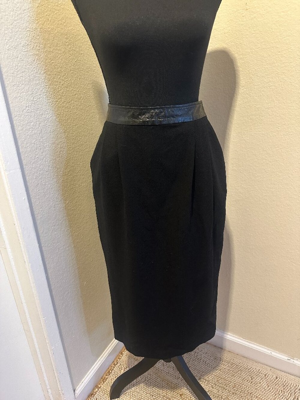 Dolce & Gabbana Black Virgin Wool Pencil Skirt Patent Leather Waist EU 42 US 6